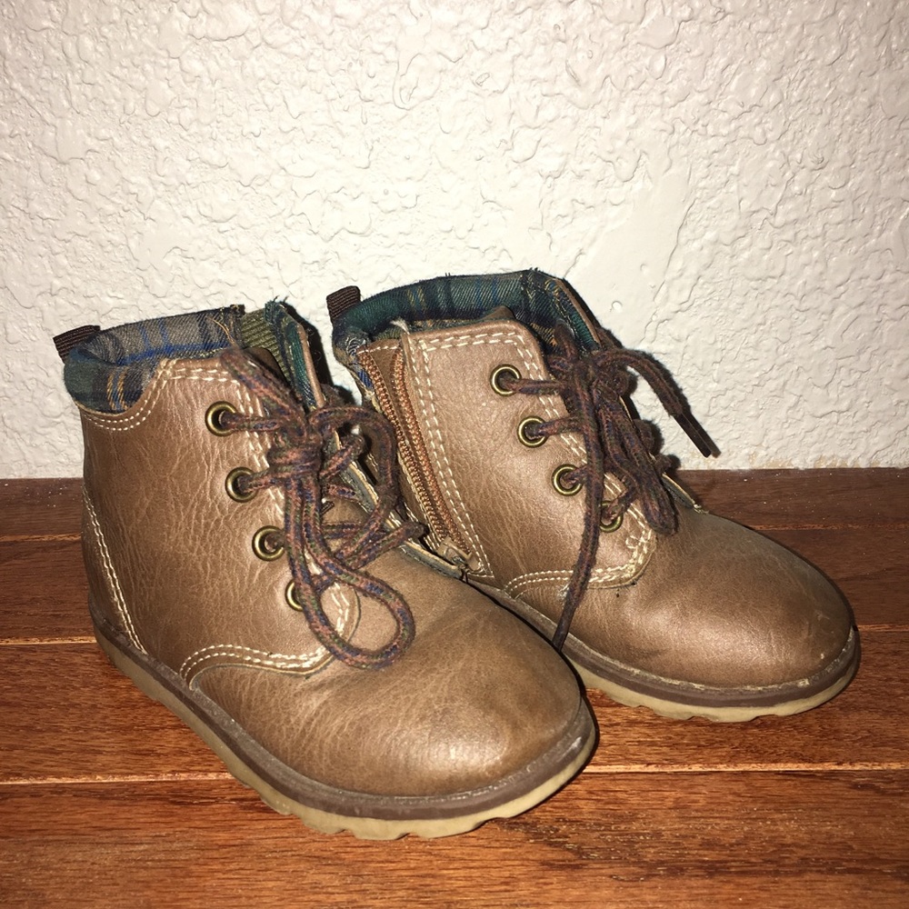 Boys brown zip & tie toddler boots sz8- Carter’s